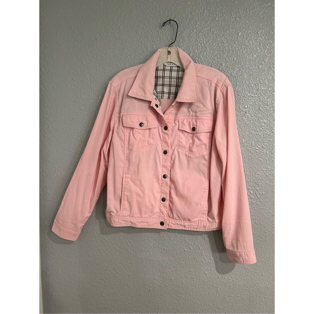 Pink Light weight jacket, machine washable Easy snaps, 4 pockets Perfect summer